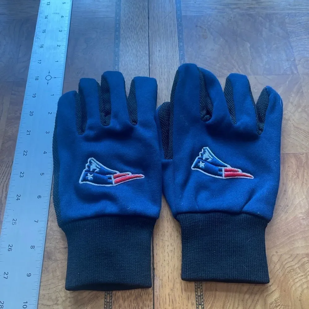 Patriot NFL Gloves!!